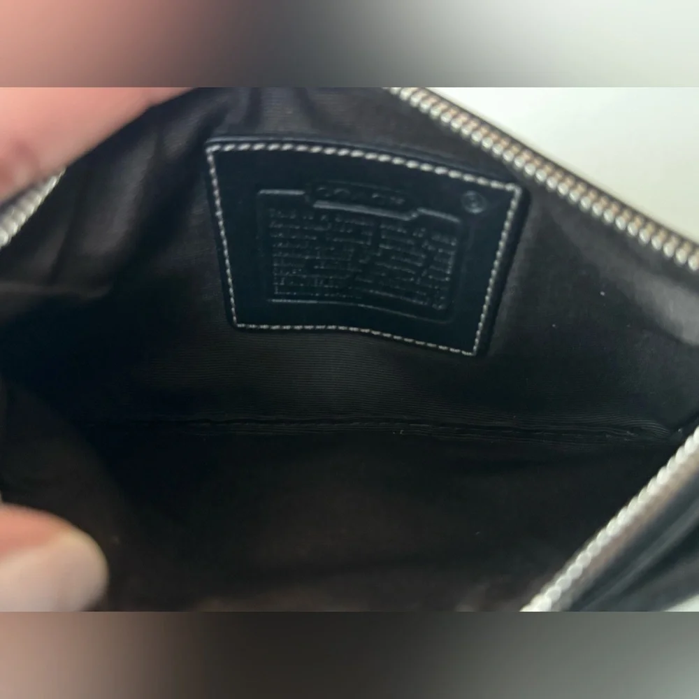 Vintage Coach 90s Y2K Black Leather Buckle Flap Women’s Wristlet Wallet